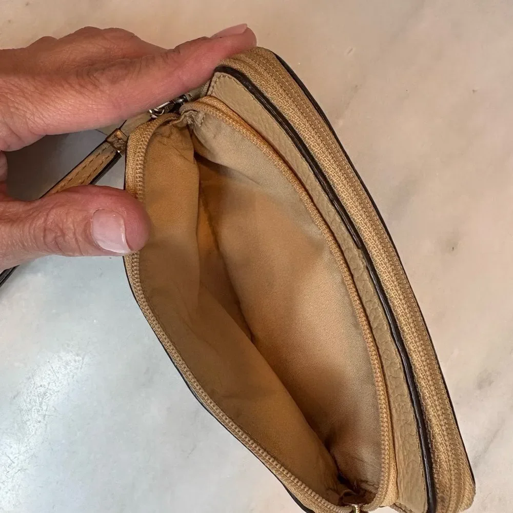 Coach Wristlet Bag Purse Leather Pebbled Clutch Wristlet